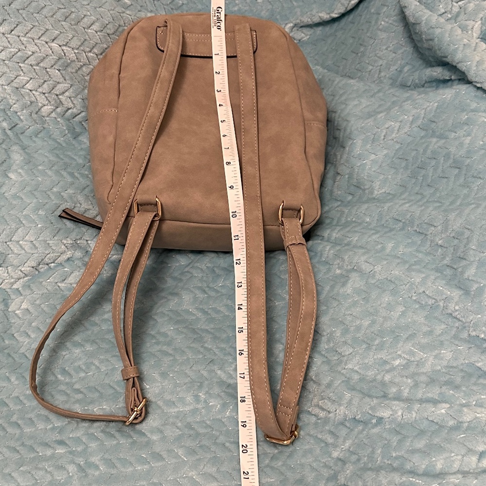 Violet Ray NYC women’s mini backpack. Faux leather - Gray - Picture 10 of 14
